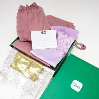 

Parsel Ramadan Tatuis Mukena Masker Sajadah Dan Dus Hampers