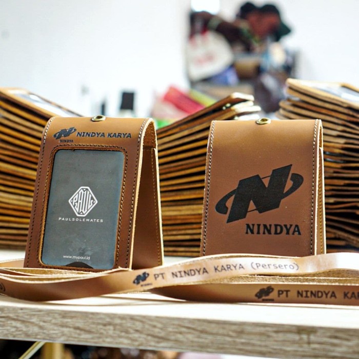 

ATKJaya- ID CARD HOLDER KULIT NAME TAG CUSTOM NAMA & LOGO MODEL C *FREE GRAFIR*