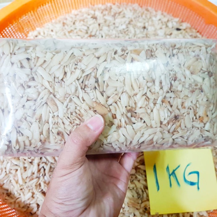 

JH8 1 Kg Kacang Kenari Kupas/Kacang Pili CACAH/CINCANG/HANCUR/REMUK Almond