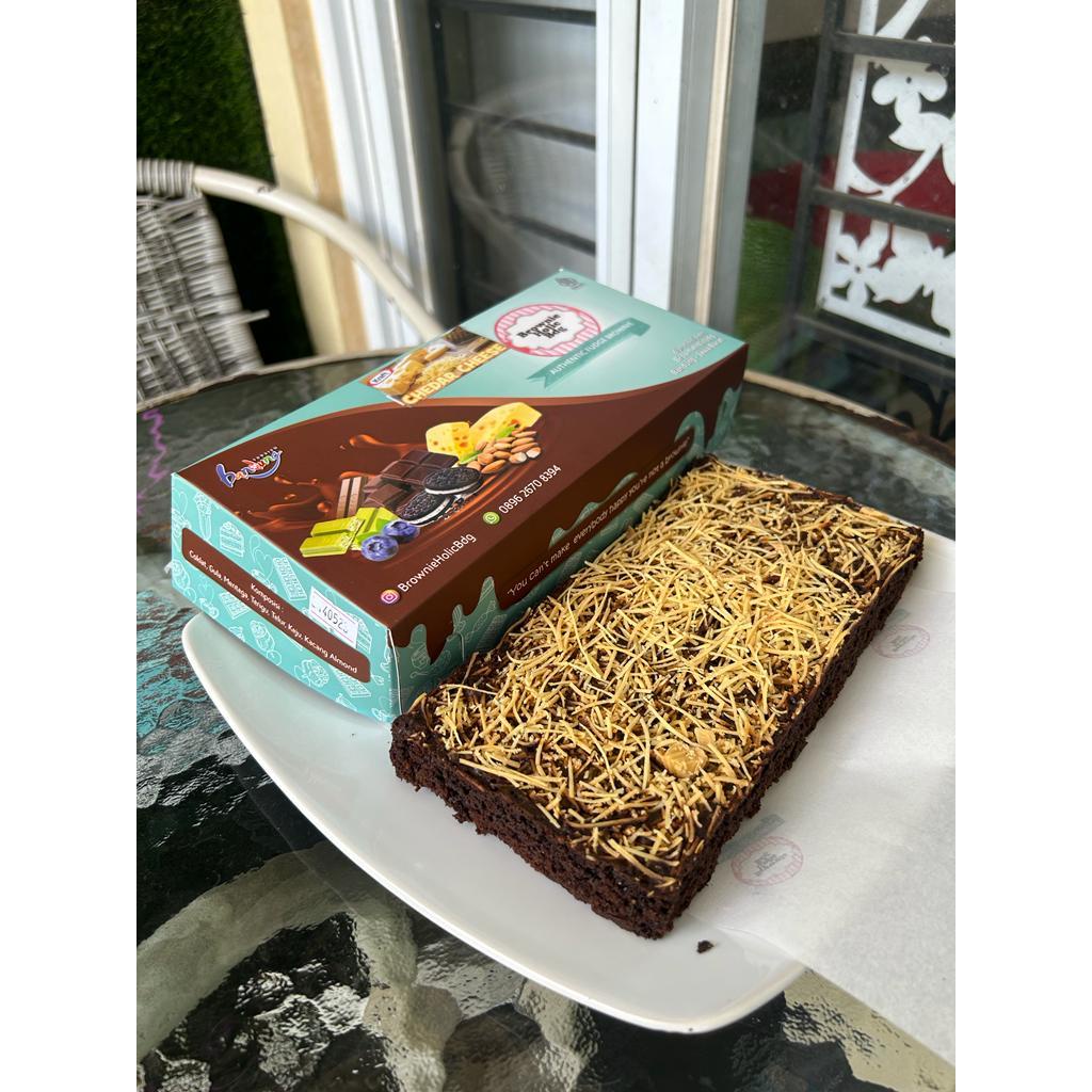 

HJ Brownies Keju Chedar Cheese Fudgy Brownieholicbdg