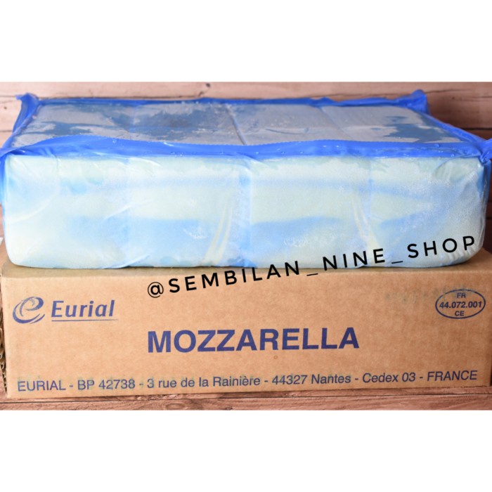 

Eurial Keju MOZZARELLA Cheese 2,5 KG Mozzarela Mozarella Mozarela