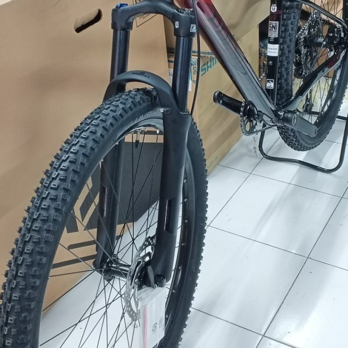 SEPEDA MTB POLYGON XTRADA 6 LG 1 X 11 SPEED GARANSI