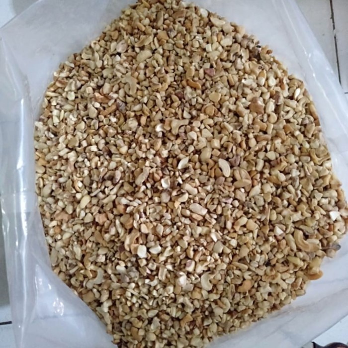 

Kacang mede menir / baby bits / utk sambal bawang atau topping kue