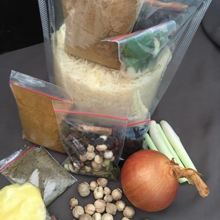 

beras basmati 1kg lengkap dengan bumbu briyani instant