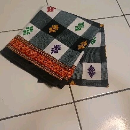 {{ Sarung Bali _ Sarung Motif Kotak _ Udeng Bali Ready }}