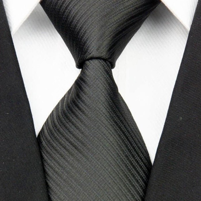 Dasi Hitam pria motif salur