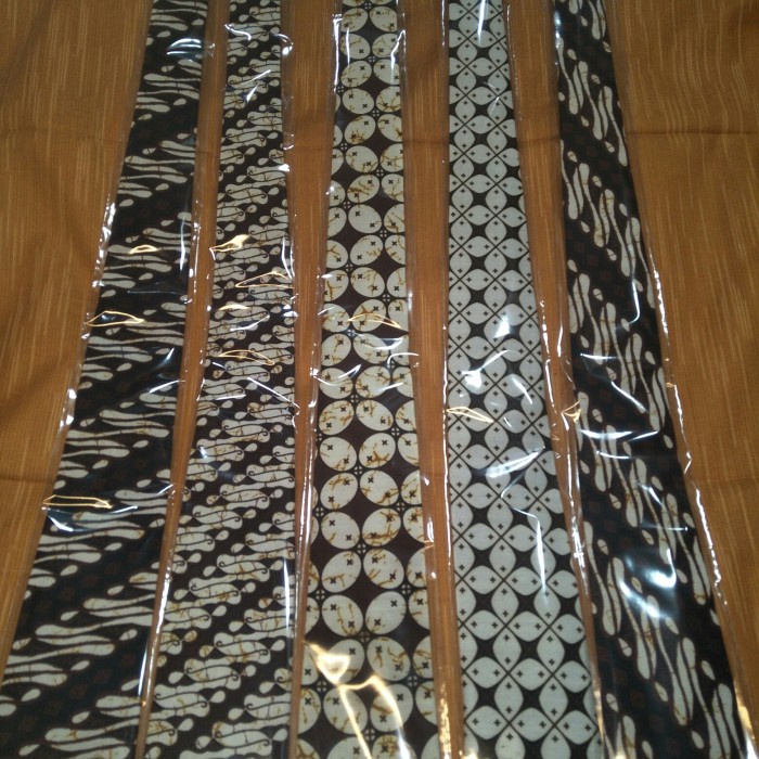Dasi batik motif jogja dan solo gift cowok exsklusive