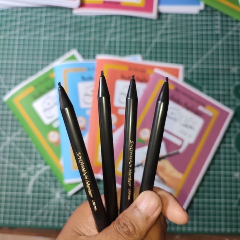 

{{ paket lengkap Buku belajar khat naskhi jilid 1,2,3,4 plus 4 spidol Kaligrafi Ready}}