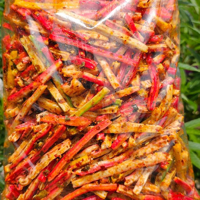 

seblak kerupuk jaat /beton pedas spicy aroma daun jeruk1 kg