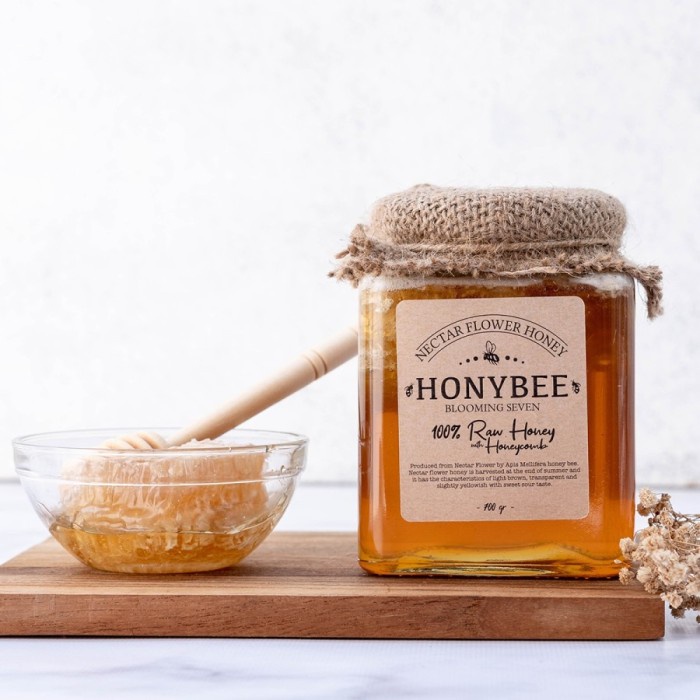 

Promo Terbatas Blooming Seven Madu Murni Sarang Asli 700G Raw Honey Honeycomb Honybee Aman