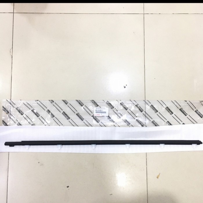 Pelipit Pintu Karet Kaca Luar Avanza Xenia 2004 2005 2007 2009 2011