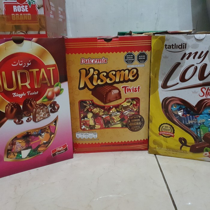 

BARANG TERLARIS Coklat Arab per kotak 2kg / Coklat Turki Oleh oleh Haji dan Umroh