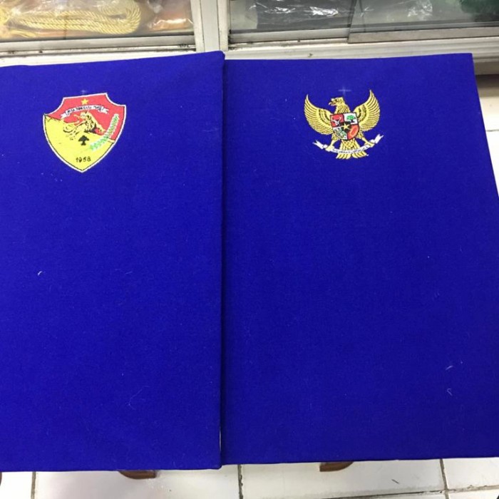 

BARANG TERLARIS Map Kantor dan Sekolah Bahan Bludru Ready Stock Berkualitas - Logo