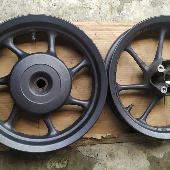 velg original set honda scoopy donat
