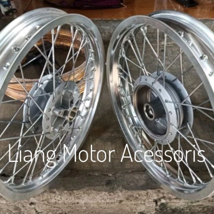 Sepaket Velg Jari2 VRossi/SprintXD Ring 17/18 Tromol Set Original Yamaha Scorpio / Scorpio Z. Velg