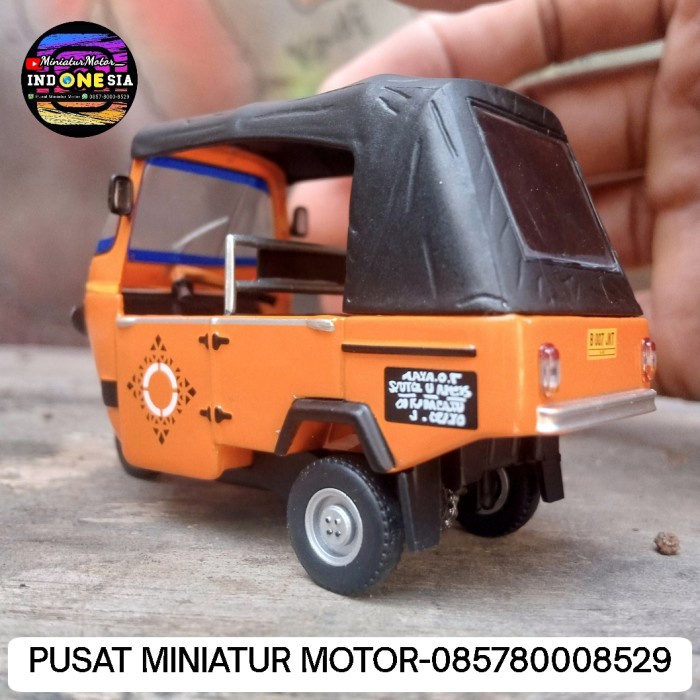 Diecast Miniatur Bajaj Jakarta Skala 1:43 Vintage