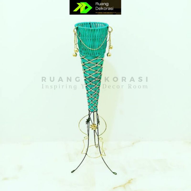 {{ Standing Pot Bunga Besi Pot Bunga Rotan Rak Bunga Besi Vas Anyaman Rotan Vas Pot Bunga Rotan