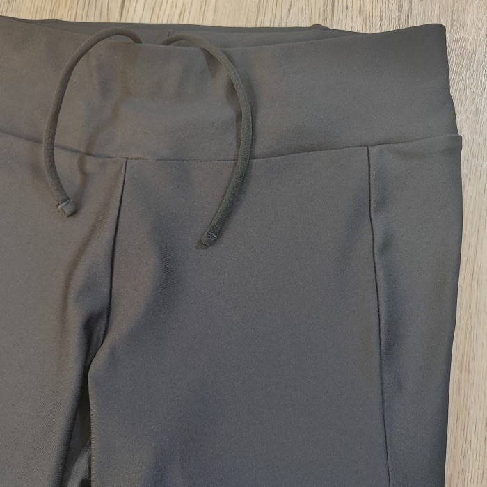 Legging Sport Pendek Pria Wanita Ketat Brand Hitam Polos Reflektif Size S-L New Product