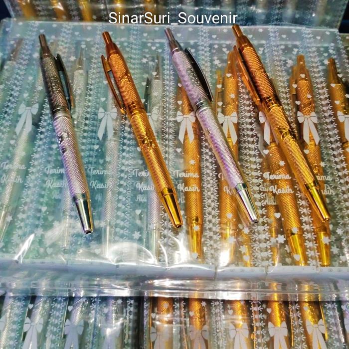 

Souvenir Isi 50 Pcs Pulpen Emas Dan Perak Kemas Mika Motif Cantik Biru Gold Hitam Silver Stationery