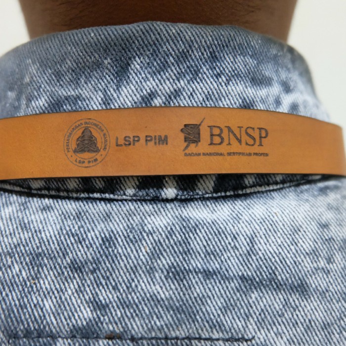 

pintar- id caed holder lipat