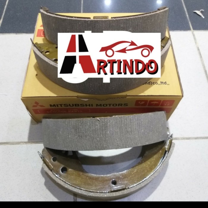 kampas rem belakang strada L200 strada brake shoe L200