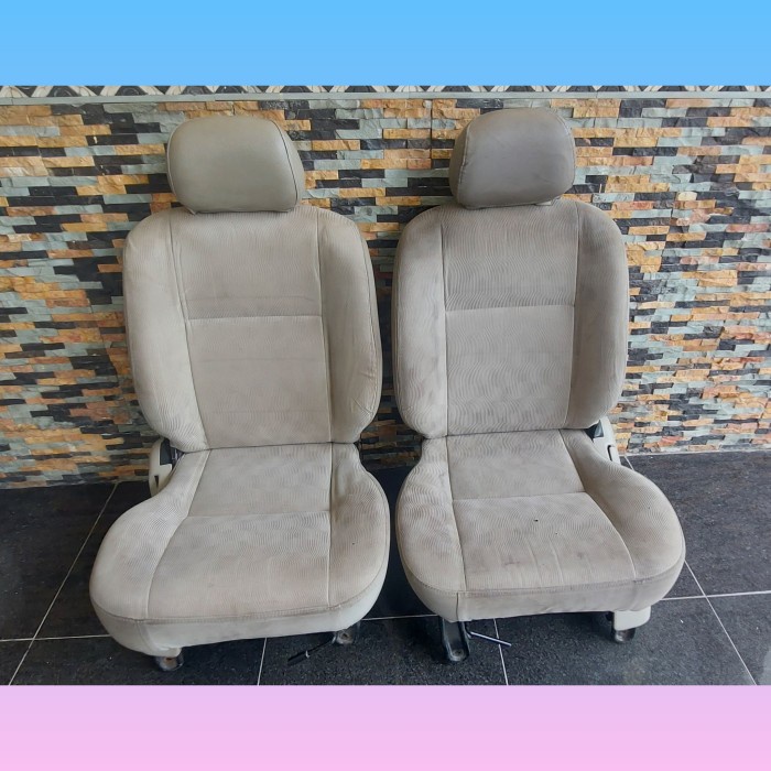 PREMIUM jok AVANZA XENIA copotan thn 2009 depan ( kanan dan kiri )
