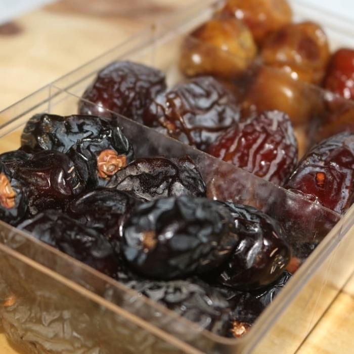 

Lezat- Paket Kurma Premium 3 IN 1 Ajwa Medjol Sukari
