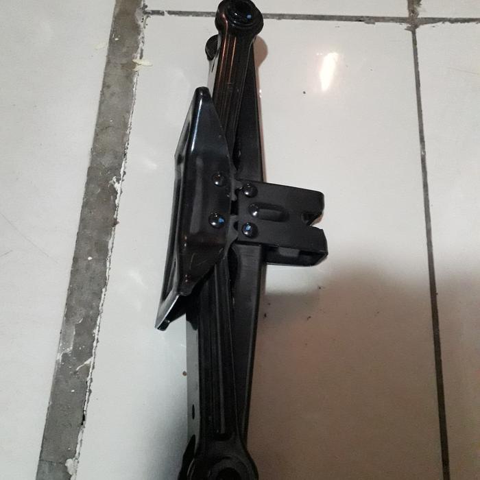 DONGKRAK MOBIL AVANZA