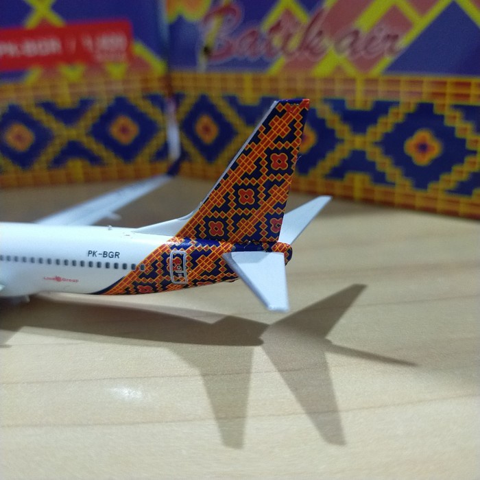 terbaru  batik air boeing 737-800 pk-bgr panda model 1:400 ready