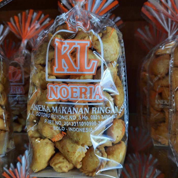 

OBRAL Pastel kering isi abon oleh oleh solo kl noeria KC145