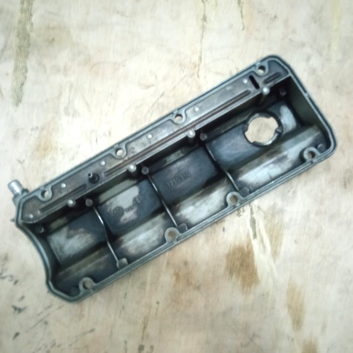 Tutup Cover Klep Cylinder Head Bmw E30 M40 318I (Copotan)
