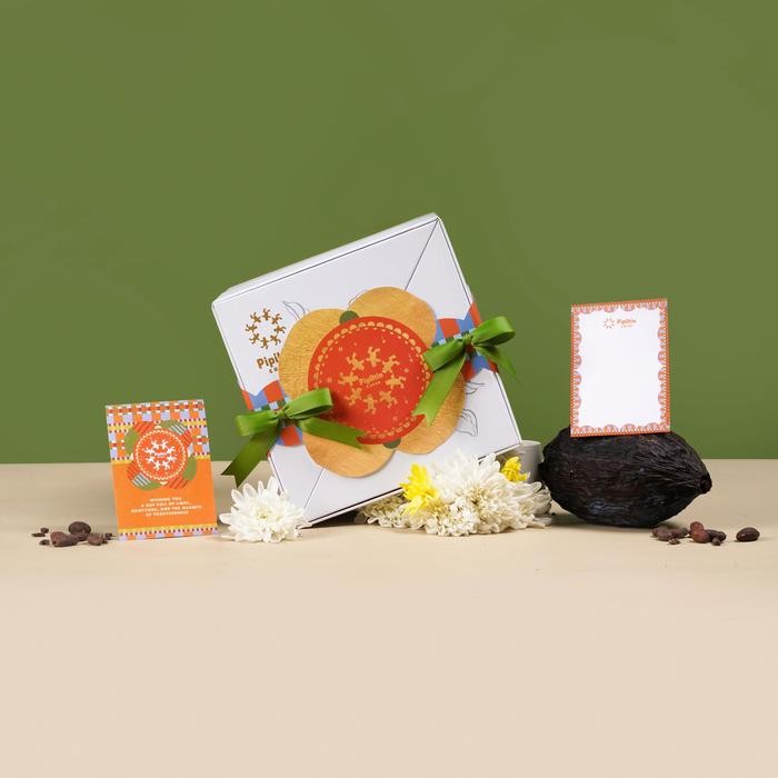 

Kirim,HariYgSama- Pipiltin Cocoa Chocolate - Chocolate Gift Gold Cube Hampers