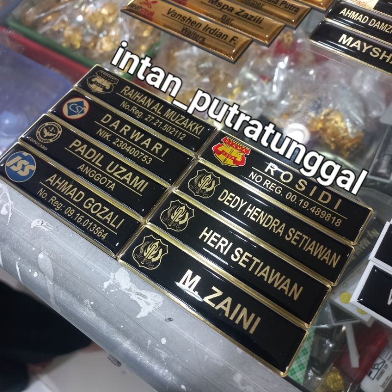 

Papan Nama kuningan Lapis Resin, Bisa Pakai Logo Dan Nomor Nip