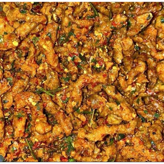 

EatFr3sh- Cemilan USUS CRISPY PEDAS DAUN JERUK USUS KRISPI 1/2 kg Kriukk snack Food Kering Makanan