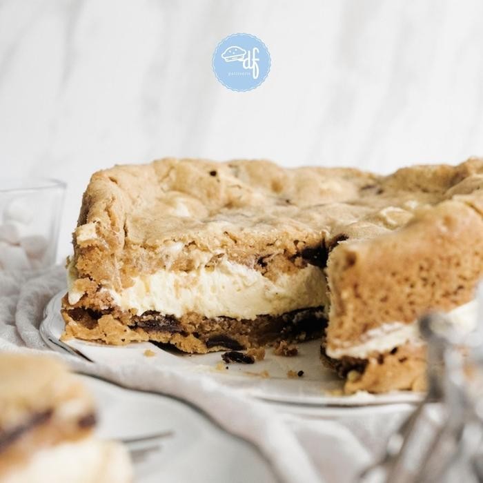 

EatFr3sh- S'mores giant cookie sandwich