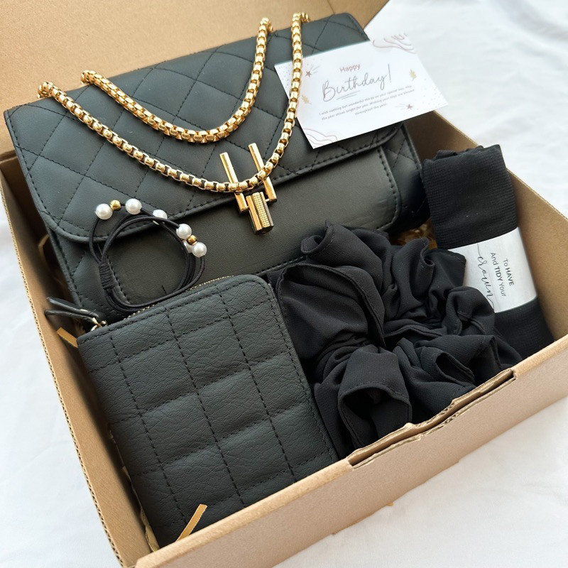 

Cuci Gudang [B4343]Hampers Gift Box Luunaa Bag Kado Ulang Tahun Cewek/Kado Anniversary/Kado