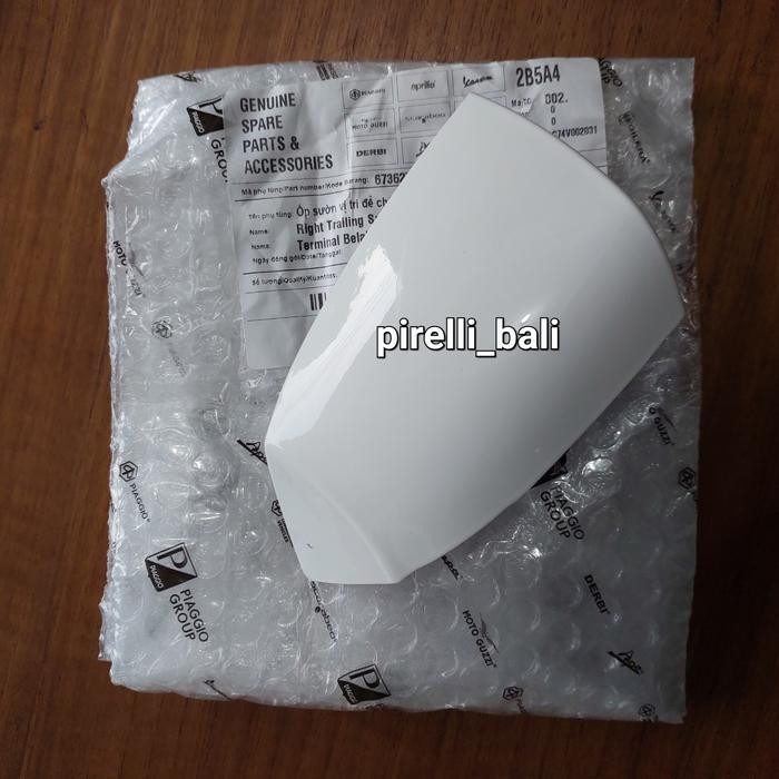 PREMIUM Spoiler Kanan Vespa Sprint Primavera Cat Putih Original Piaggio