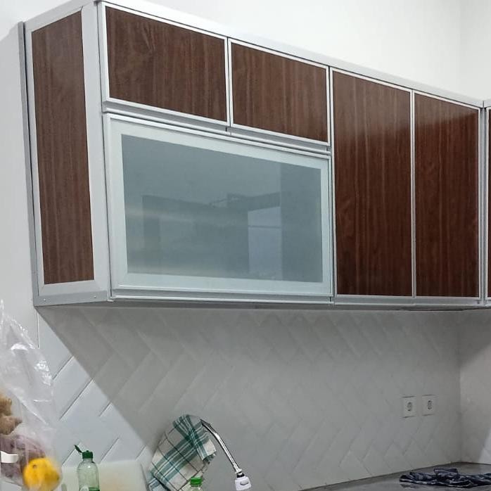 Kitchen set atas aluminium ACP / rak dapur gantung kokoh minimalis