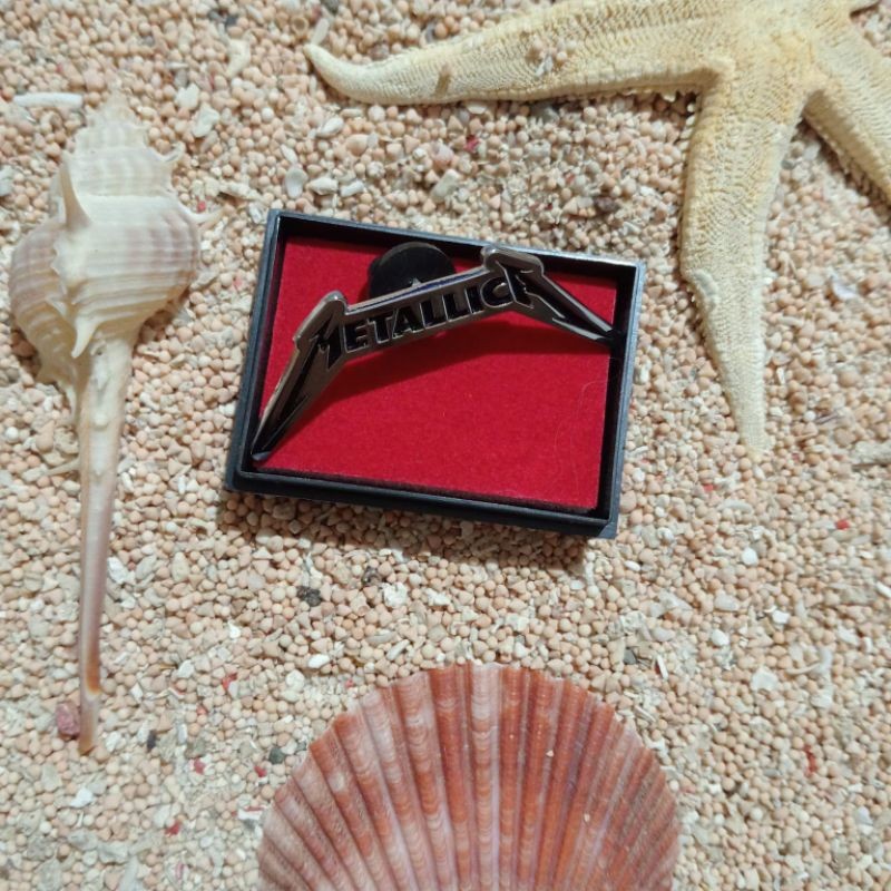 pin topi cap metallica custom