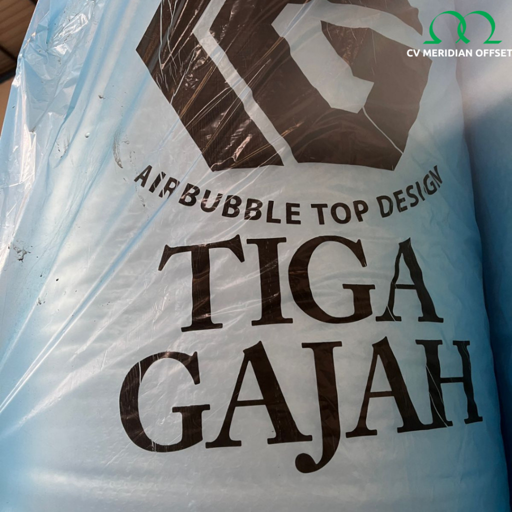 

Bubble Wrap Hitam/Bening 1.25X50M Ekonomis Murah Kualitas Terjamin