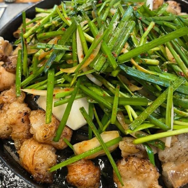 

BnyKBonusBelidiMari- Acar Kucai / Buchu Muchim Kimchi Sidedish Untuk Daechang