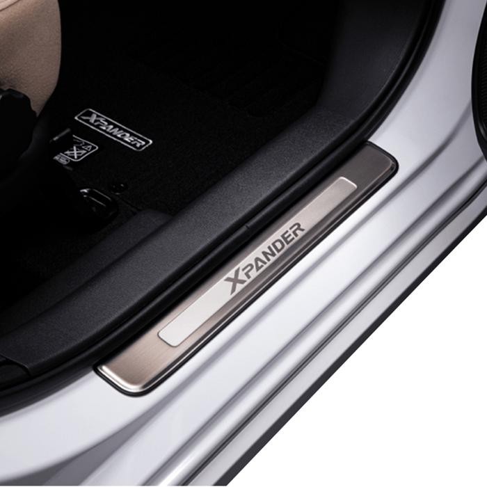 New.. Mitsubishi Motors Genuine Accessories Scuff Plate Xpander