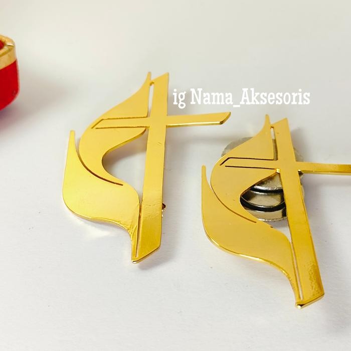 VH670 pin bros salib lapis emas Gold Sier Aksesoris Hitam PROMO