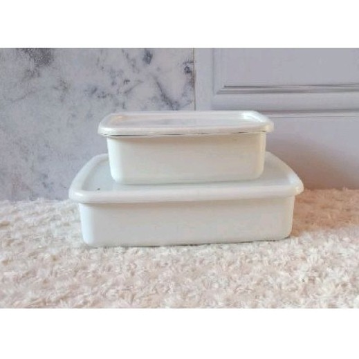 Bombardilomedis Mangkok Kotak, Panci Kotak