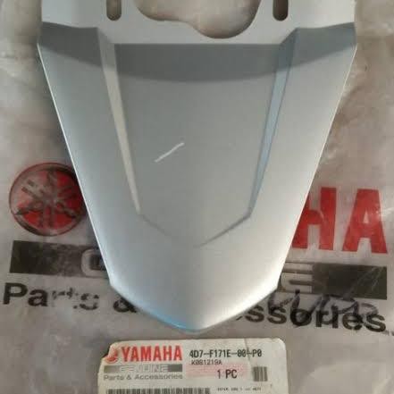 COVER SAMBUNGAN BODY BELAKANG SILVER ORIGINAL YAMAHA VEGA R NEW