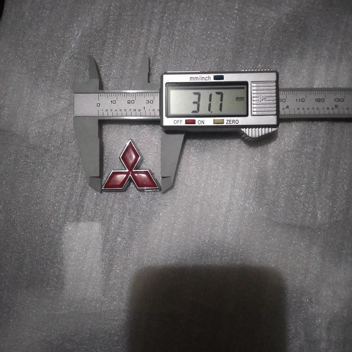 READY emblem kecil tiga berlian bagasi mitsubishi galant