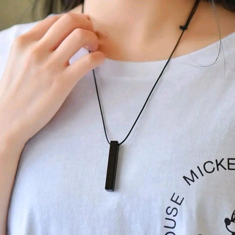 Benteng Onderdil Kalung Pria Wanita Tali Liontin Balok Hitam