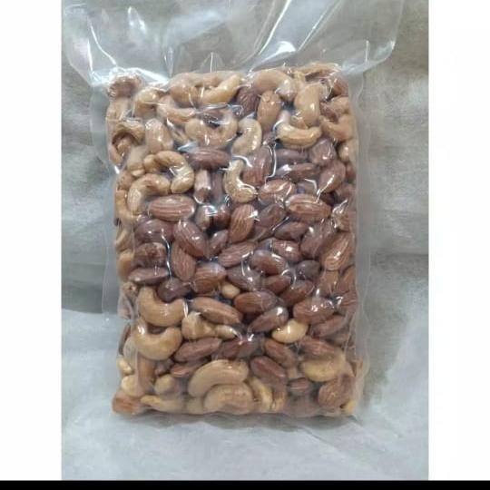 

MIXNUT ALMOND KUPAS ROASTED DAN MEDE PANGGANG 500 GRAM