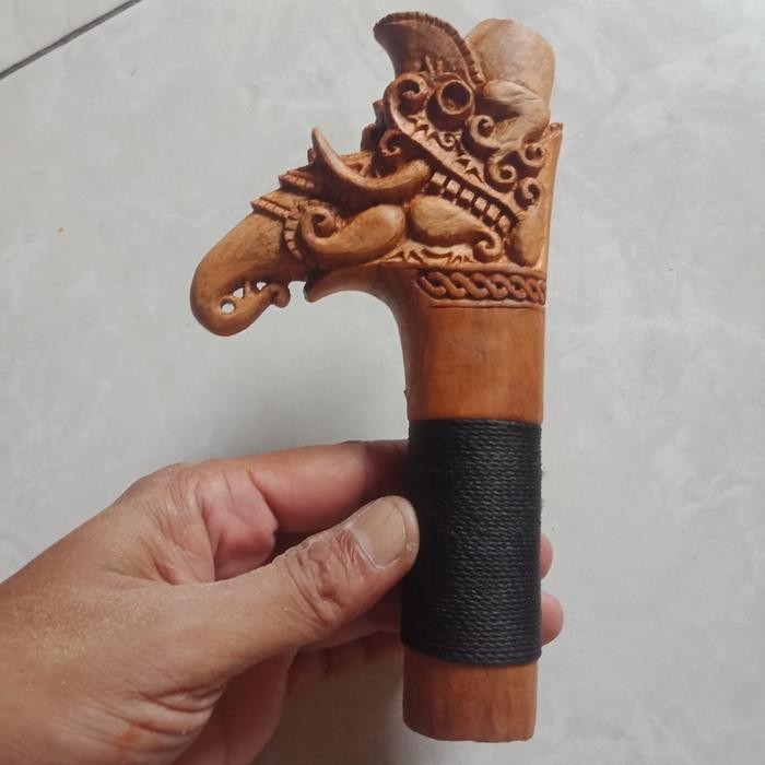 Gagang Mandau Kayu Sono Ukir Etnik