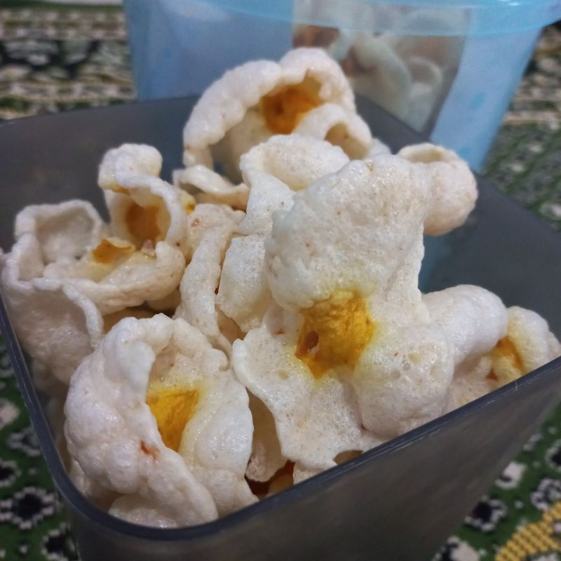 

Eumsig Kerupuk Telur Asin Mentah 250 Gram